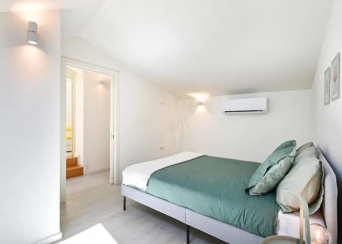 Ao Pe Da Se Next To Cathedral By Se דירה